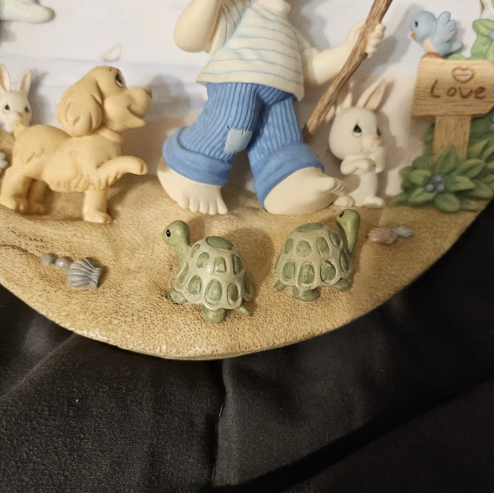 Precious moments, 3-d‎ collector plate, show me your way Lord